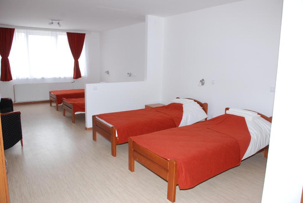 M Garni Hotel Vranje Room photo